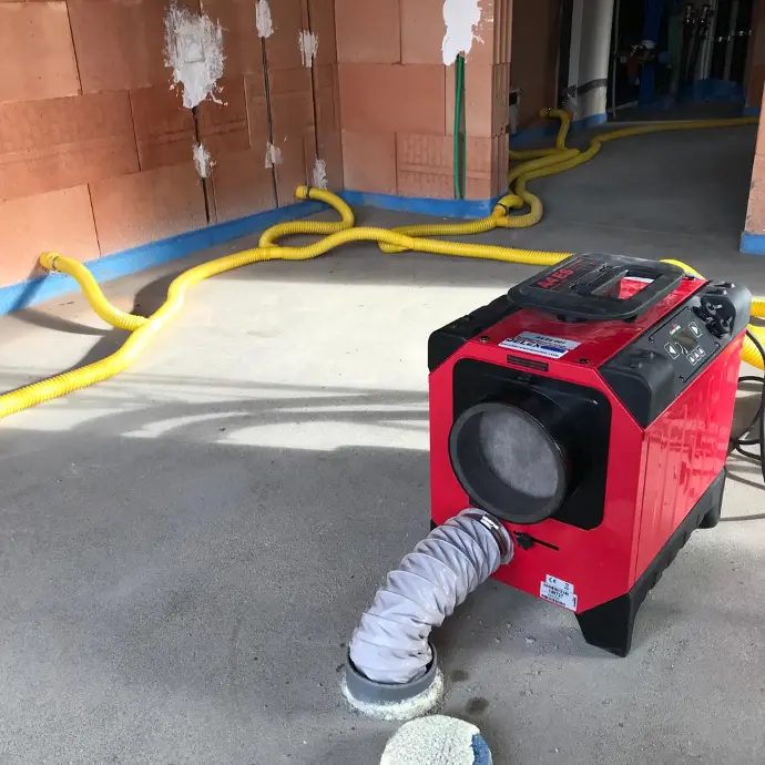 Spouwmuur isolatie drogen Spouwmuur droging door het instaleren van een droogtechniek van Delex