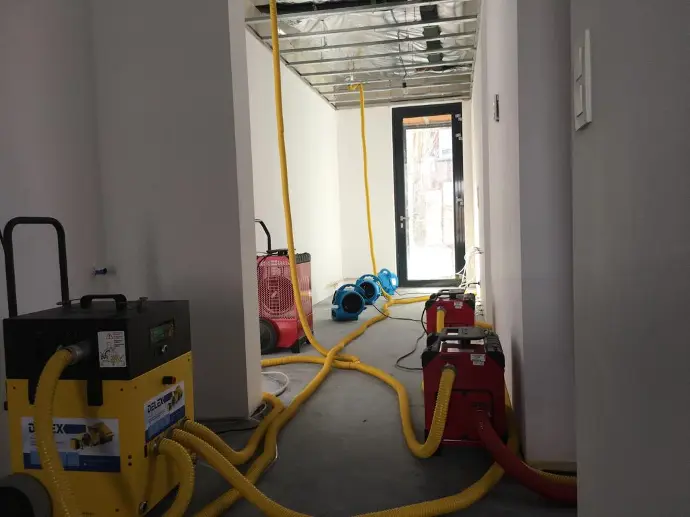 Droging op maat Een droging helemaal op maat gemaakt voor een probleem waar nog geen droging voor bestaat, deze is dus op maat gemaakt voor de klant.