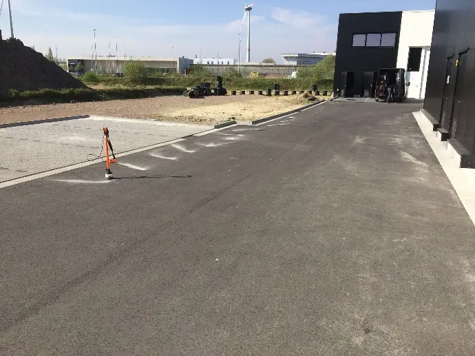 Lek op brandleiding opsporen Een onderzoek naar een waterlek op een brandleiding, Delex heeft hier een heel industrie terrein onderzocht en zo de lek gevonden