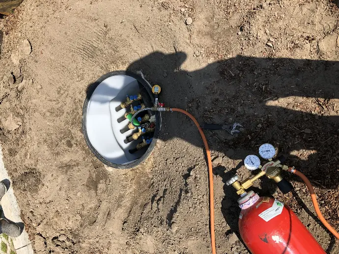 Test leiding warmtepomp Een lekdetectie test op een glycolleiding van een warmtepomp, deze test werd uitgevoerd door Delex.